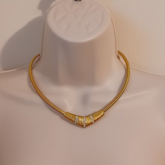 Vintage 80s Trifari Gold Collar Necklace Choker - Picture 8 of 8